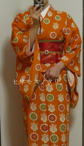 柿色の付け下げ小紋