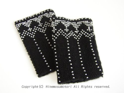 ビーズのリストウォーマー　黒×パール