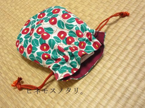椿柄の巾着