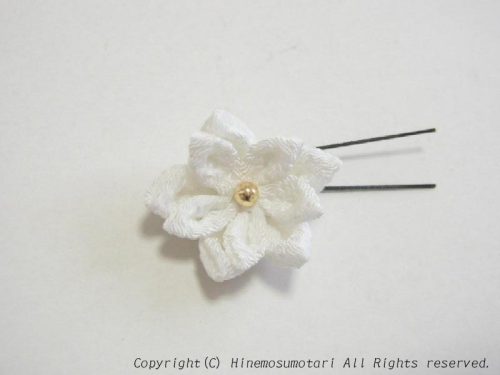 つまみ細工の髪飾り